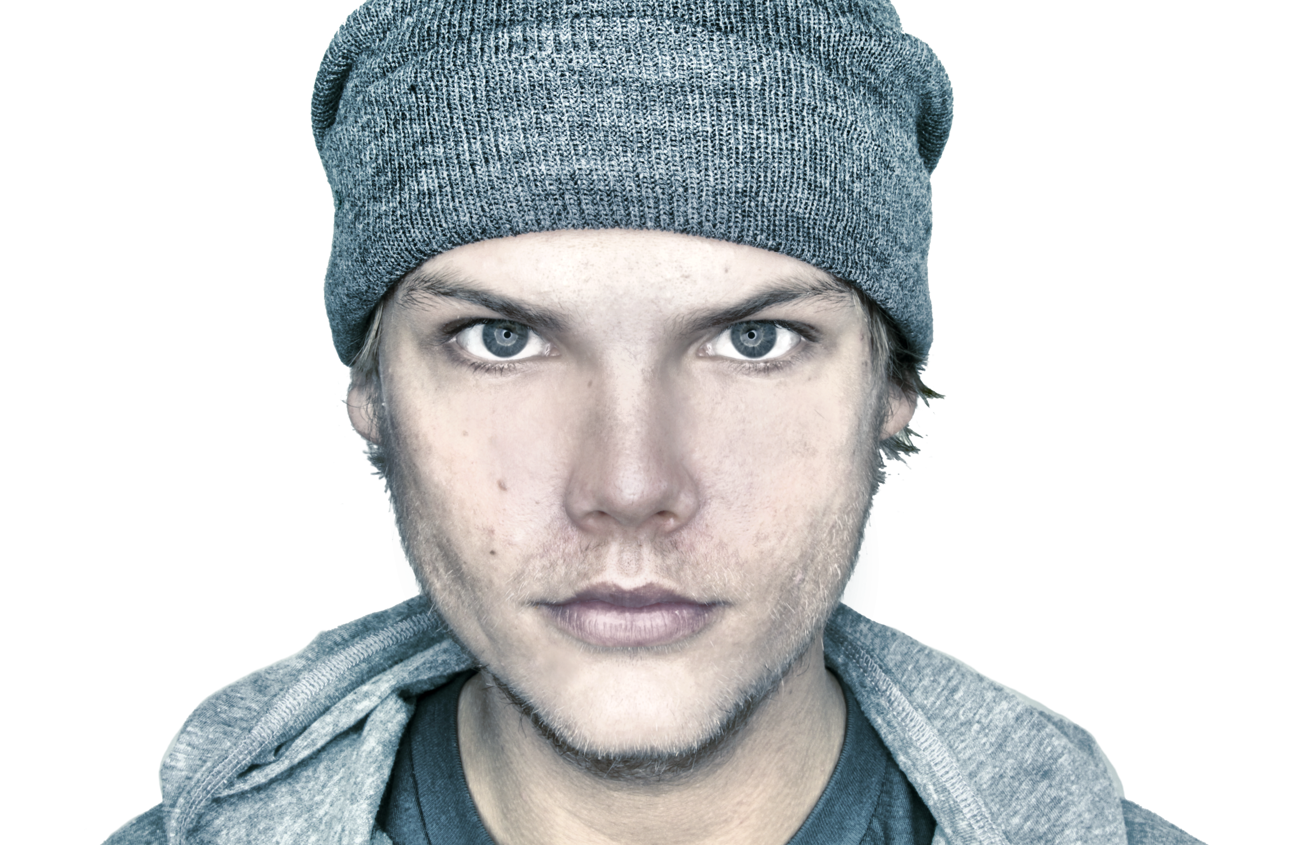 AVICII Takes Us Through Australia & Gets His Laptop Stolen