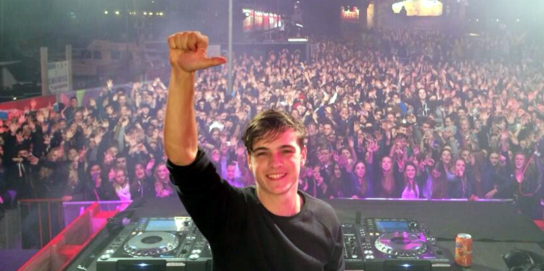 martin garrix life in color halftime show