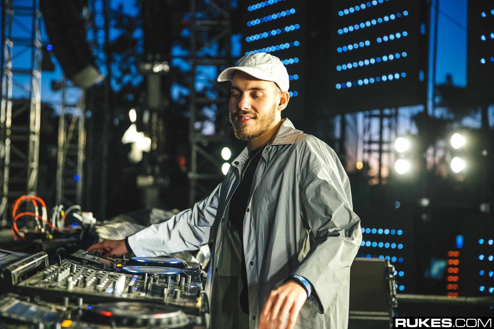 san holo