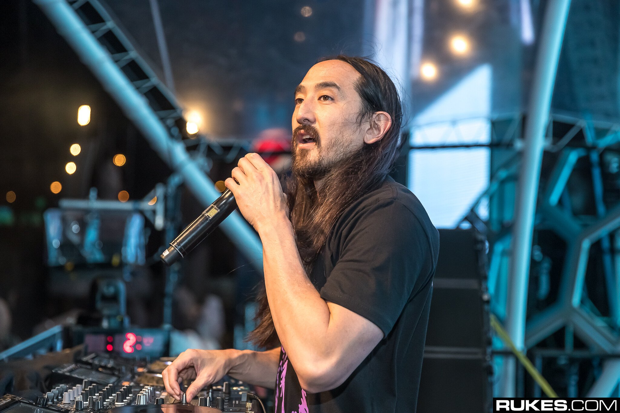 steve aoki